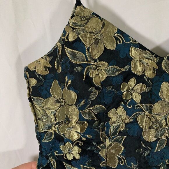 Lulu’s Dress Women’s Medium Black Floral Embroidered Sleeveless Mini Dress - Picture 4 of 9